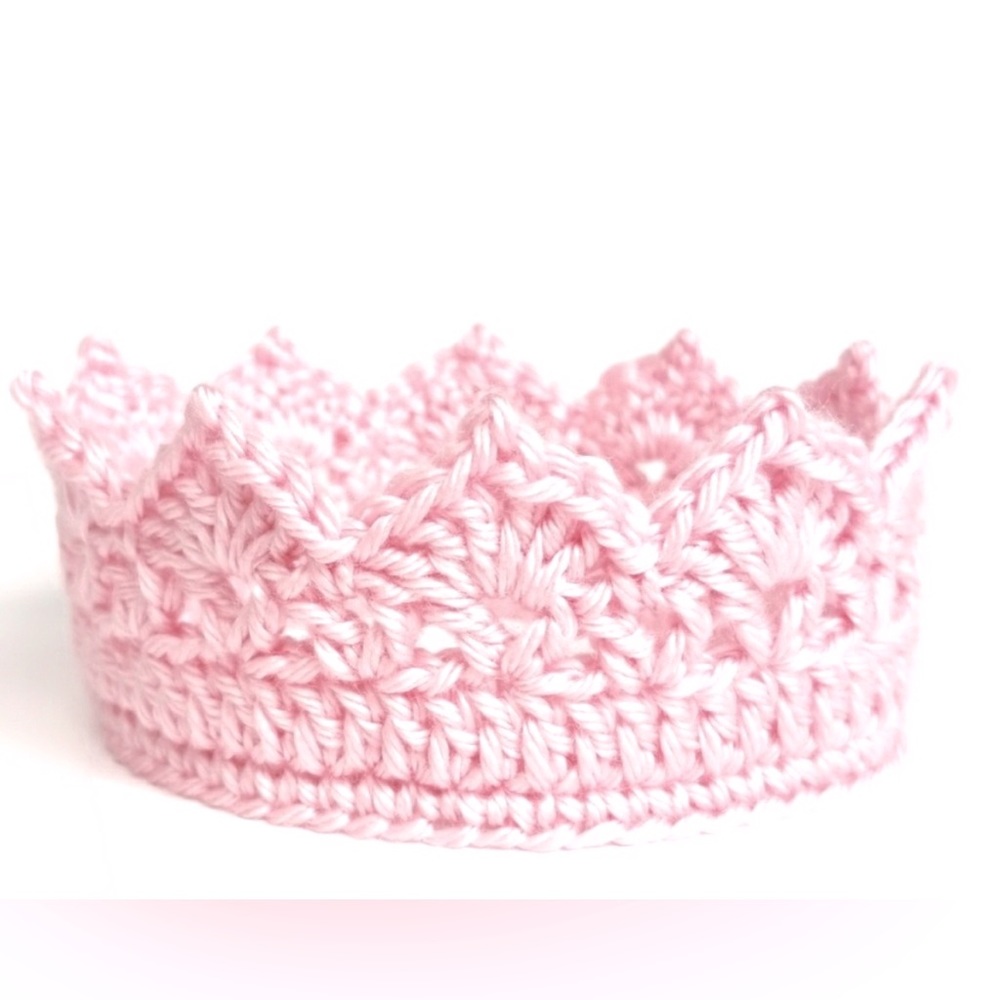 Crochet crown for newborn girl or boy